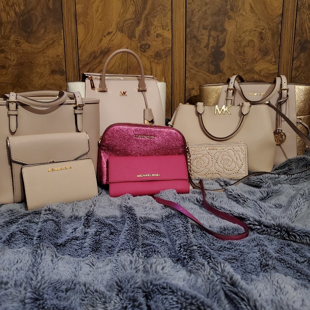 🔥🥰Michael Kors Collection🥰🔥 - Picture 3 of 5